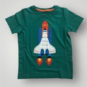 *New* Mini Boden Boys Size 4-5 Green Short Sleeve Boucle Rocket T-Shirt🚀